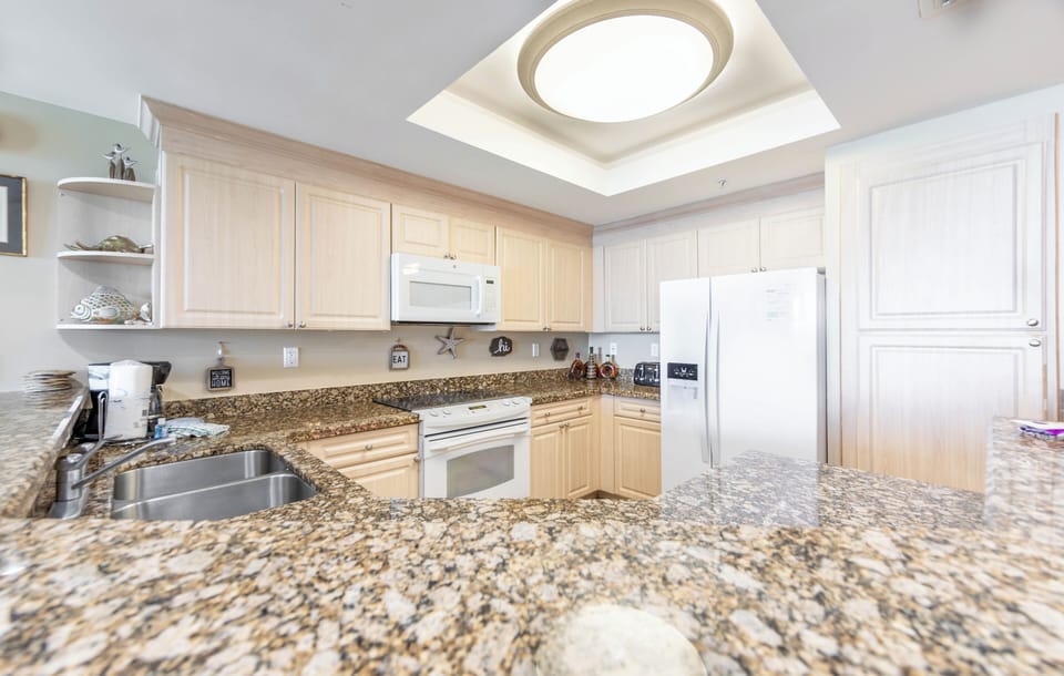 Fully Stocked Kitchen