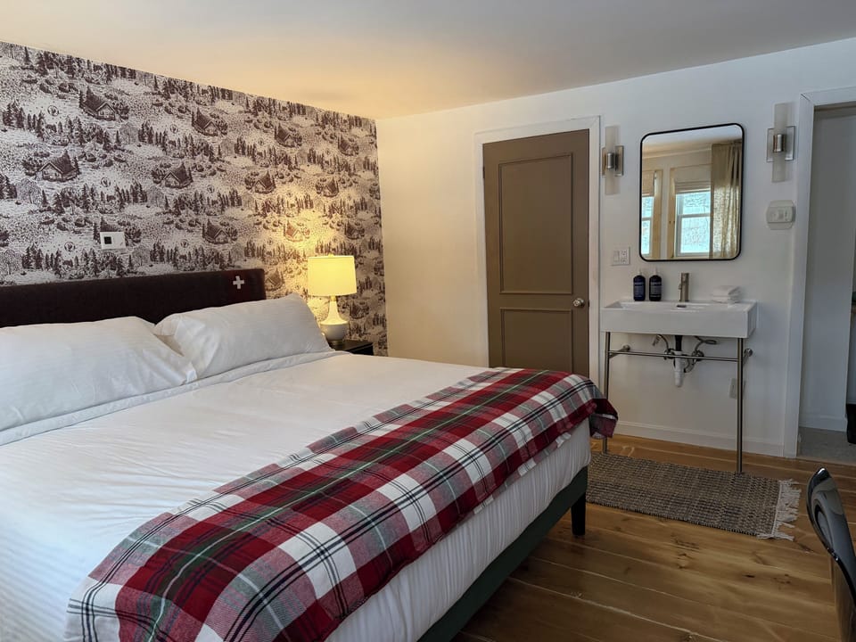 Economy Double Room, 1 King Bed, Non Smoking | Free WiFi, bed sheets