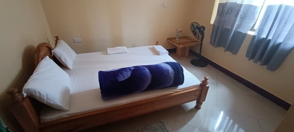 Family Triple Room | Soundproofing, iron/ironing board, free cribs/infant beds, free WiFi