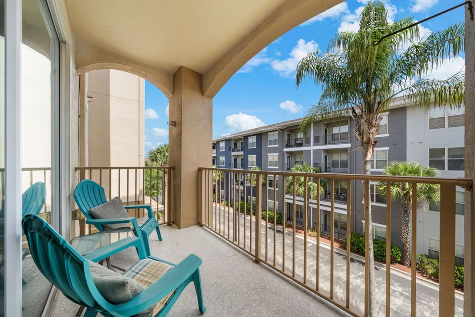 A Charming Private Balcony to Enjoy Florida Living
