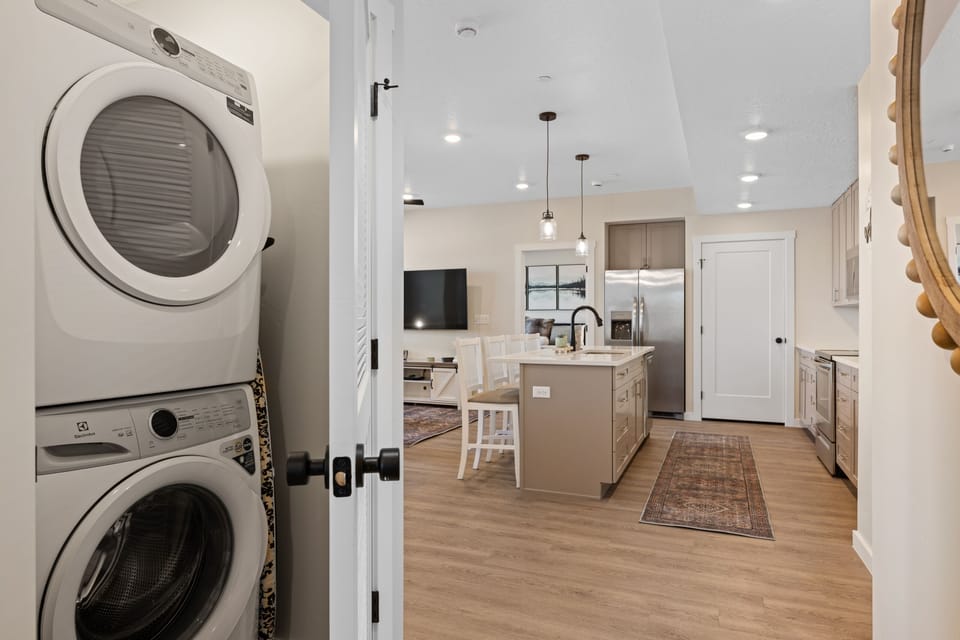Condo, 3 Bedrooms | Interior