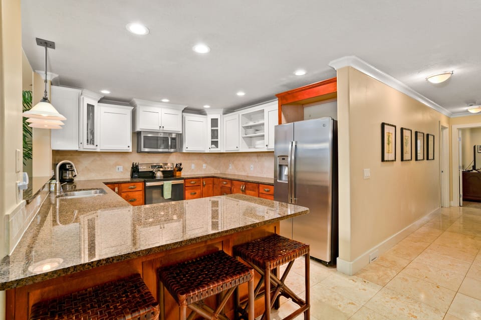 Condo, 5 Bedrooms | Private kitchen | Coffee/tea maker, fridge, oven, toaster