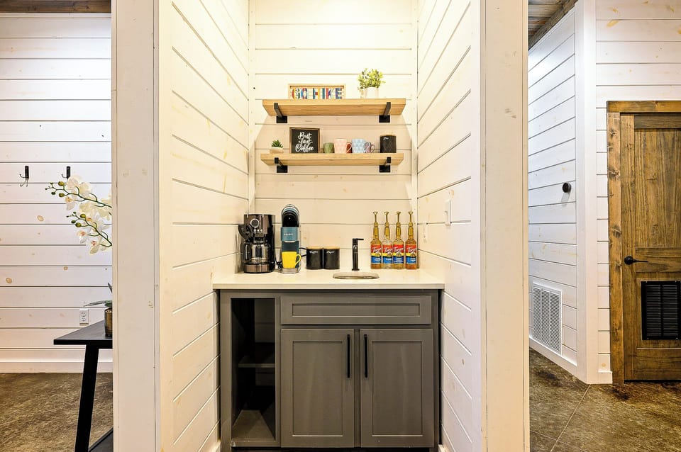 Coffee Bar with K-cups, and syrups – everything provided
