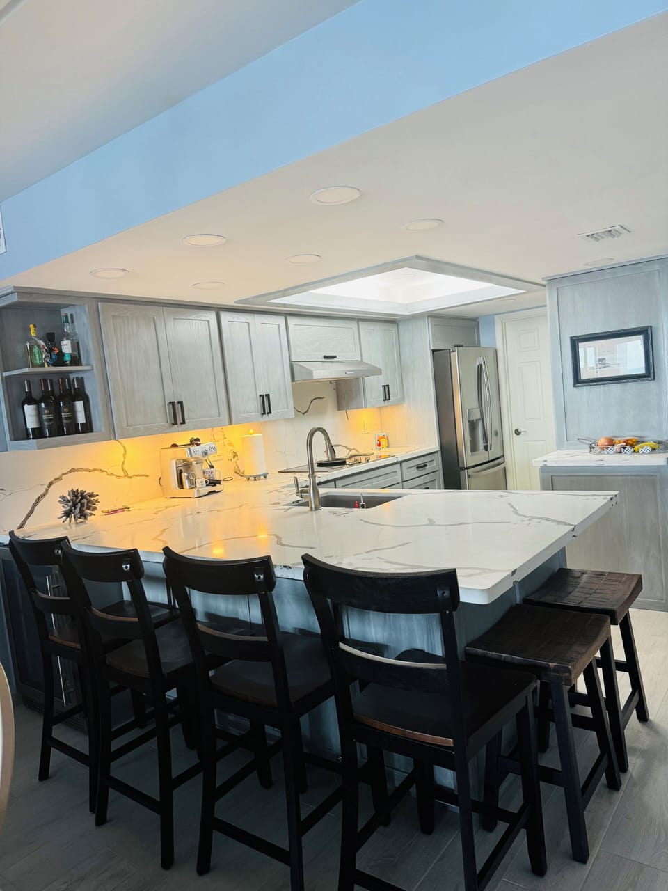Newly remodeled  w/ all new appliances & spacious bar, perfect for entertaining