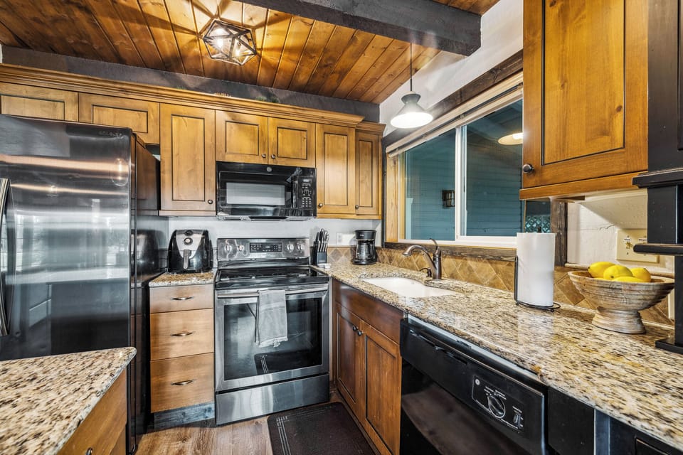 Well Stocked Kitchen (2)