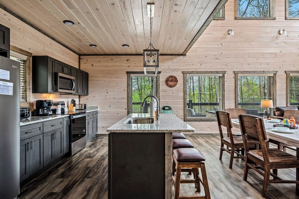 Mountain Bliss' fully equipped kitchen