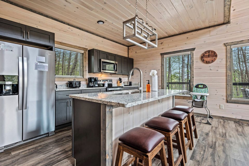 Mountain Bliss' fully equipped kitchen
