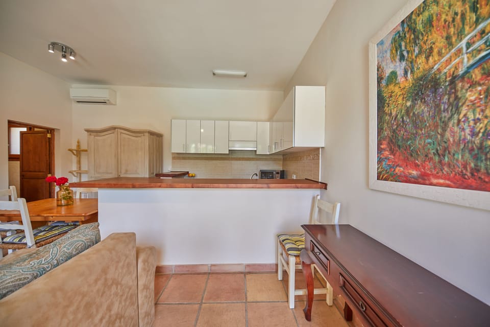 Bungalow | Living area | Flat-screen TV