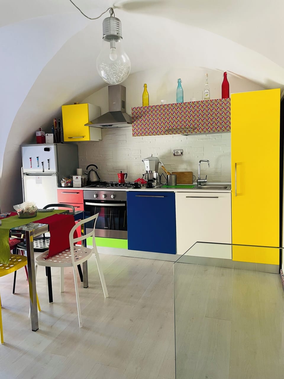 City Apartment | Private kitchen | Full-size fridge, oven, espresso maker, coffee/tea maker