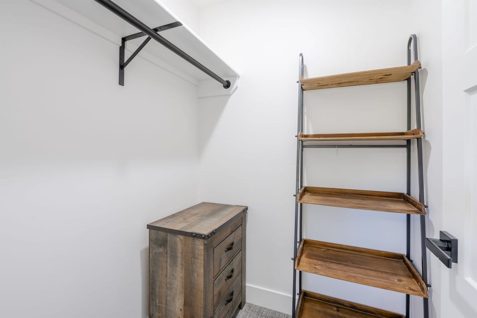 Walk in closet