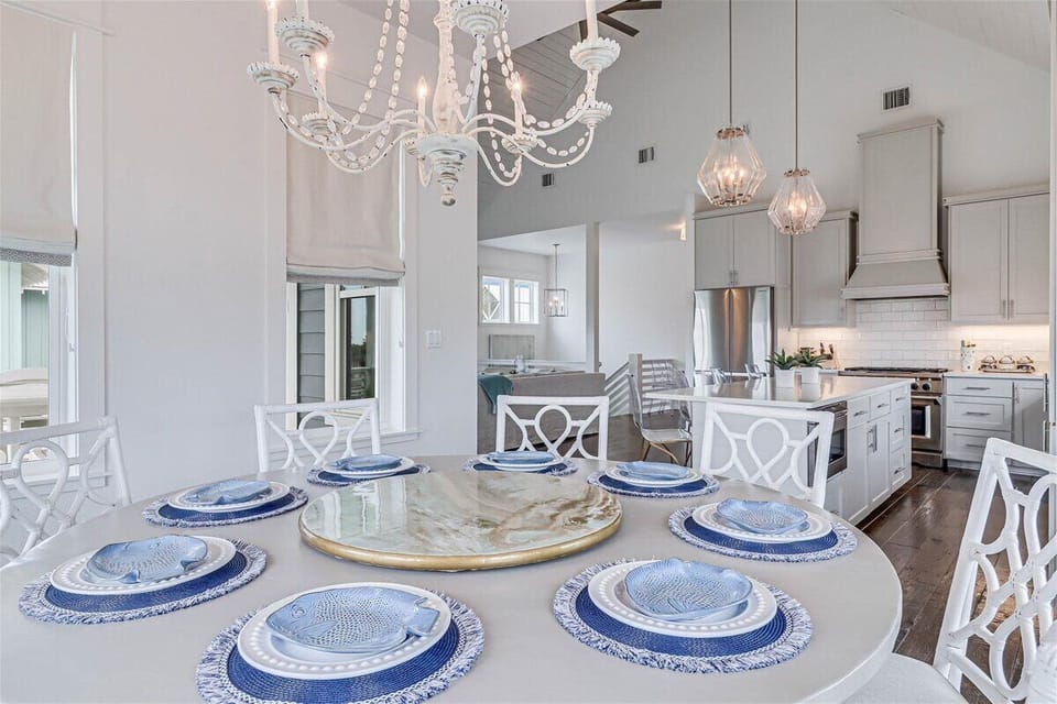 House (5 Bedrooms) | Interior