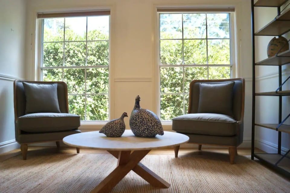 Reading room adjoining the Lounge with it's own TV