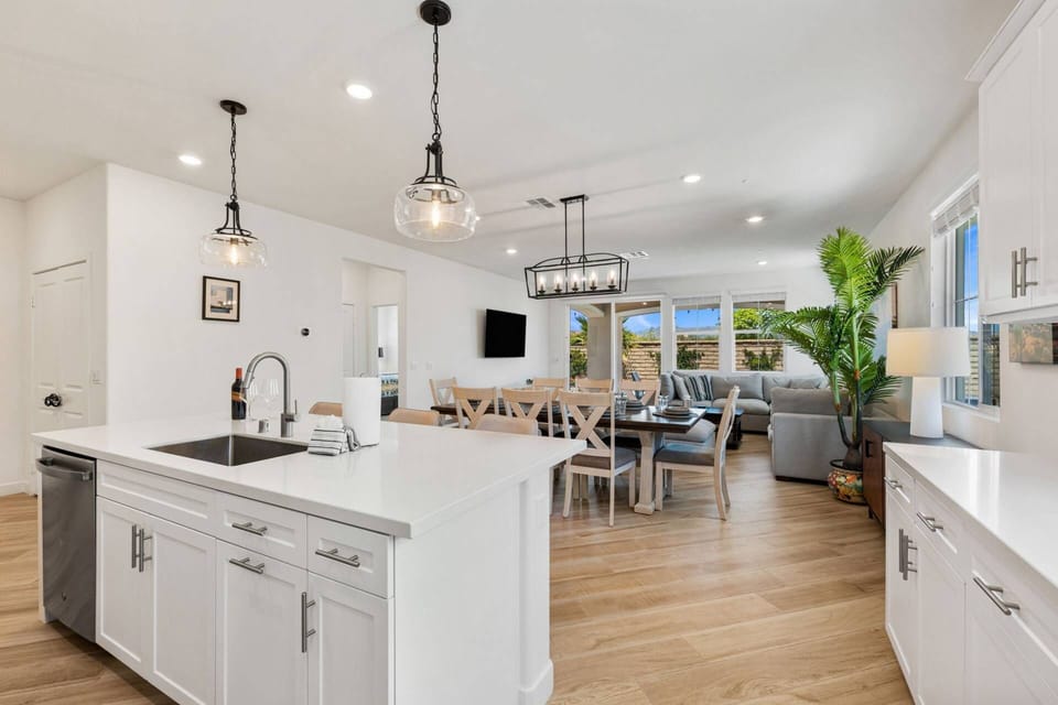 Kitchen & Dining Room