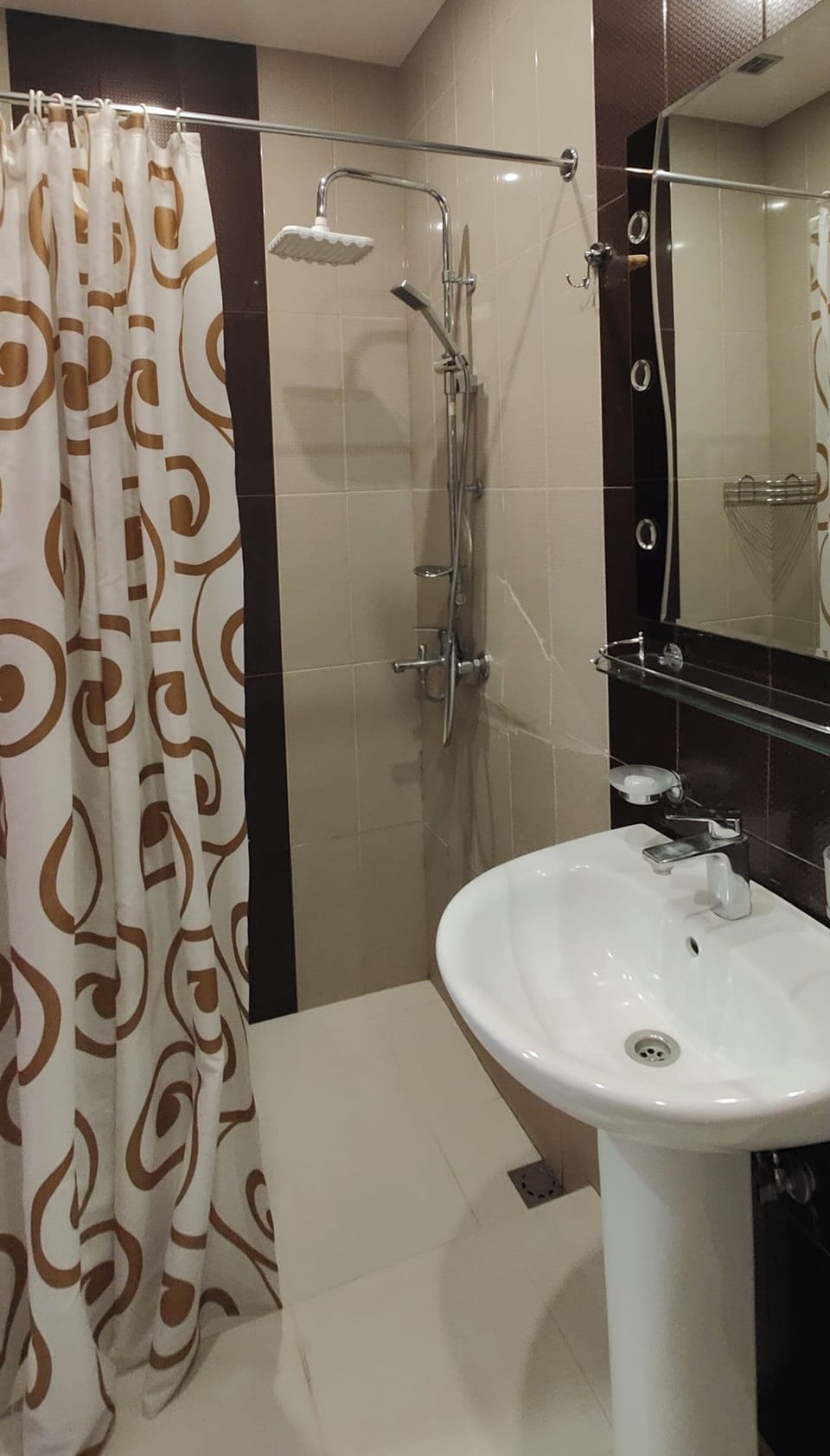 Comfort Room | Desk, laptop workspace, soundproofing, free WiFi