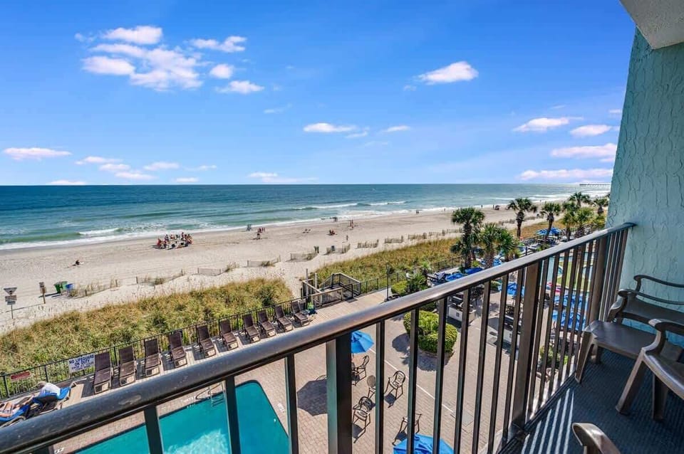Direct Oceanfront, Amazing Views!