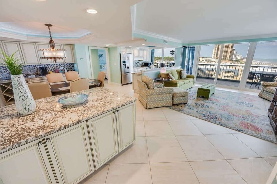 Entryway/Dining Room/Living Room Area, Beautiful Open Design