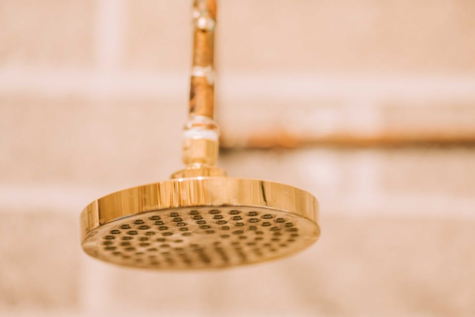 Bathroom 2, rain-shower!