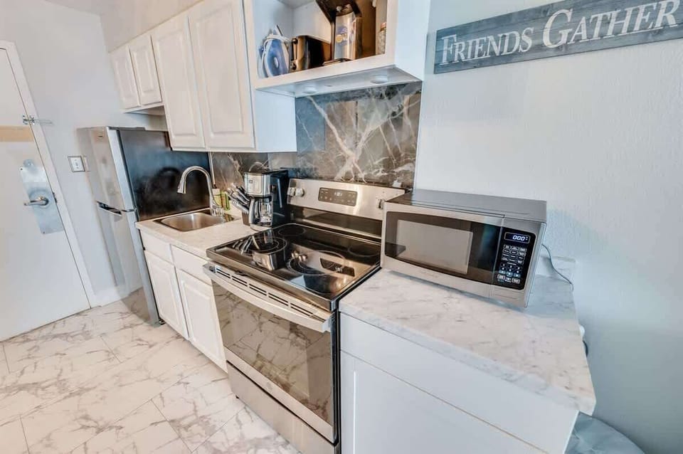 Fully Remodeled Kitchen Area, Beautifully Decorated