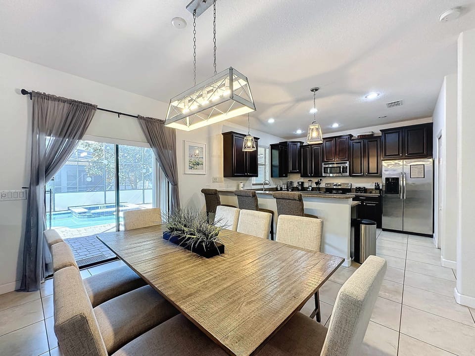 Kitchen/Dining Area