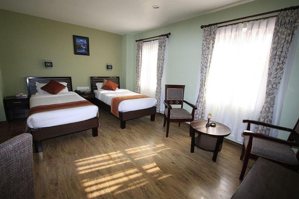 Deluxe Twin Room, Mountain View | Laptop workspace, soundproofing, free WiFi