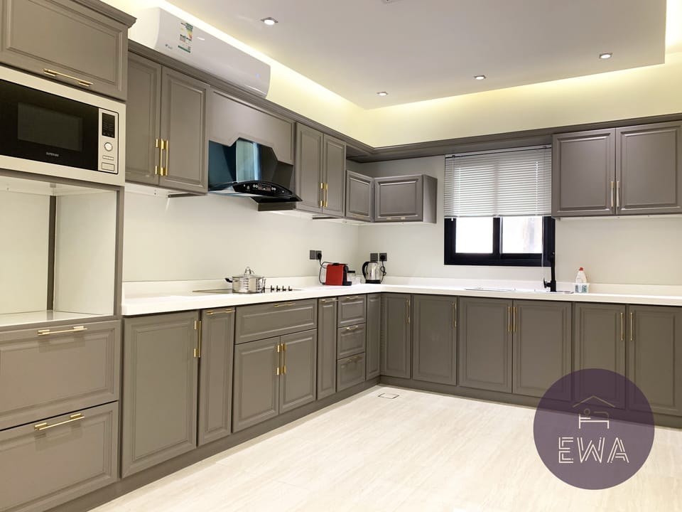 Design Apartment, 3 Bedrooms | Private kitchen | Electric kettle