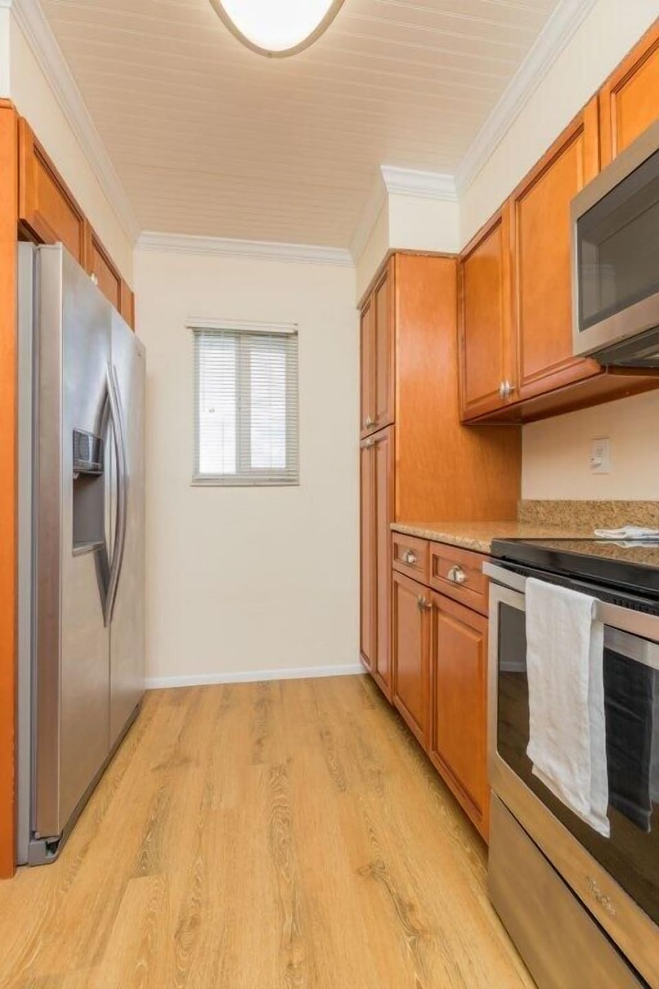 Condo, Multiple Beds, Balcony, Ocean View | Private kitchen | Fridge, microwave, oven, stovetop