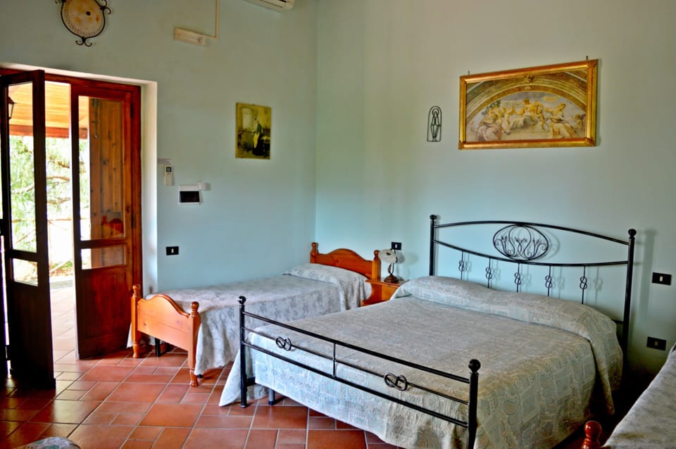 Classic Quadruple Room, Sea View | Iron/ironing board, free WiFi