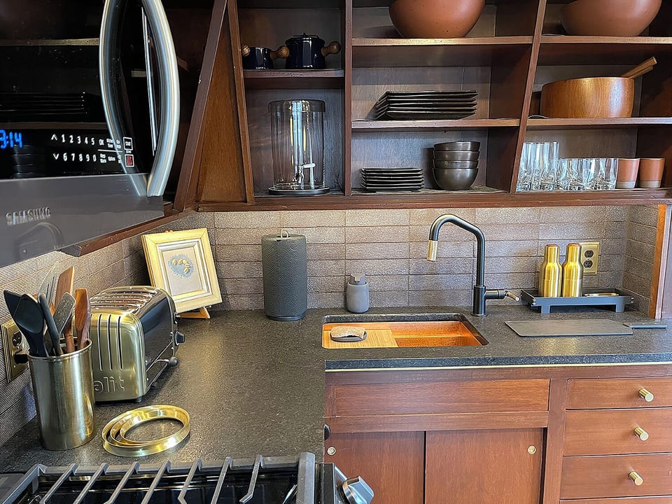 A well appointed Kitchen.