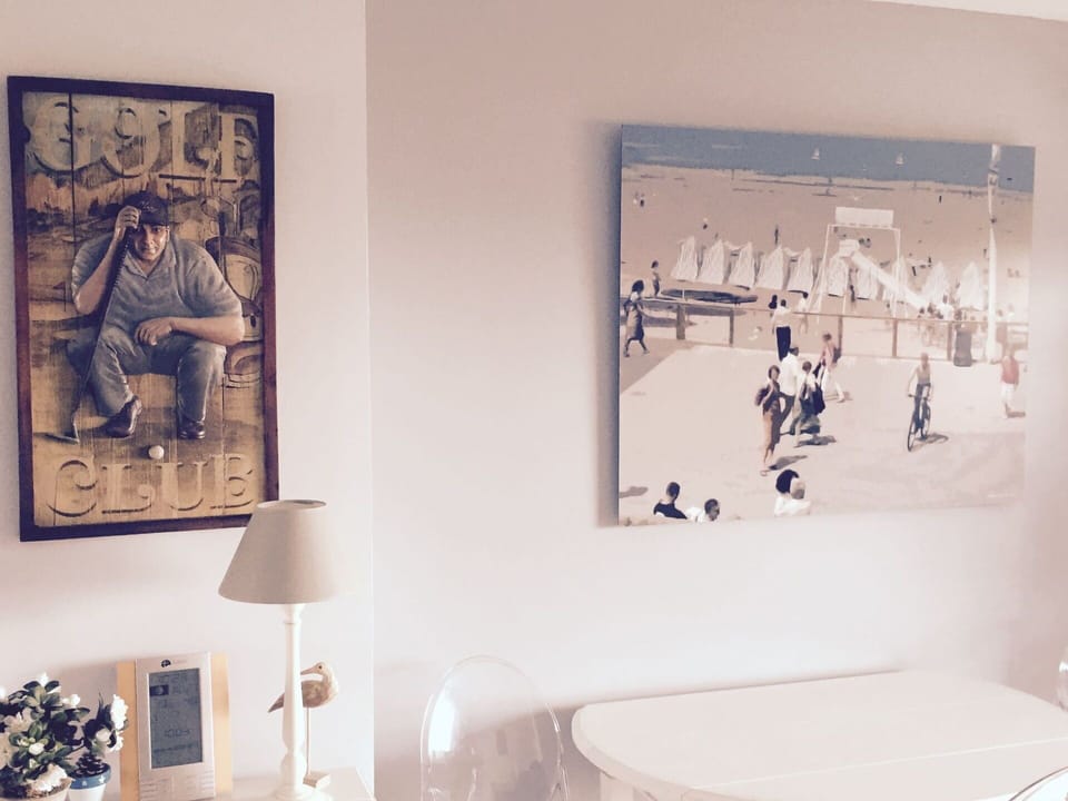 Wall, Interior Design, Furniture, Picture Frame, Room, Flooring, Living Room, Paint, Chair, Design