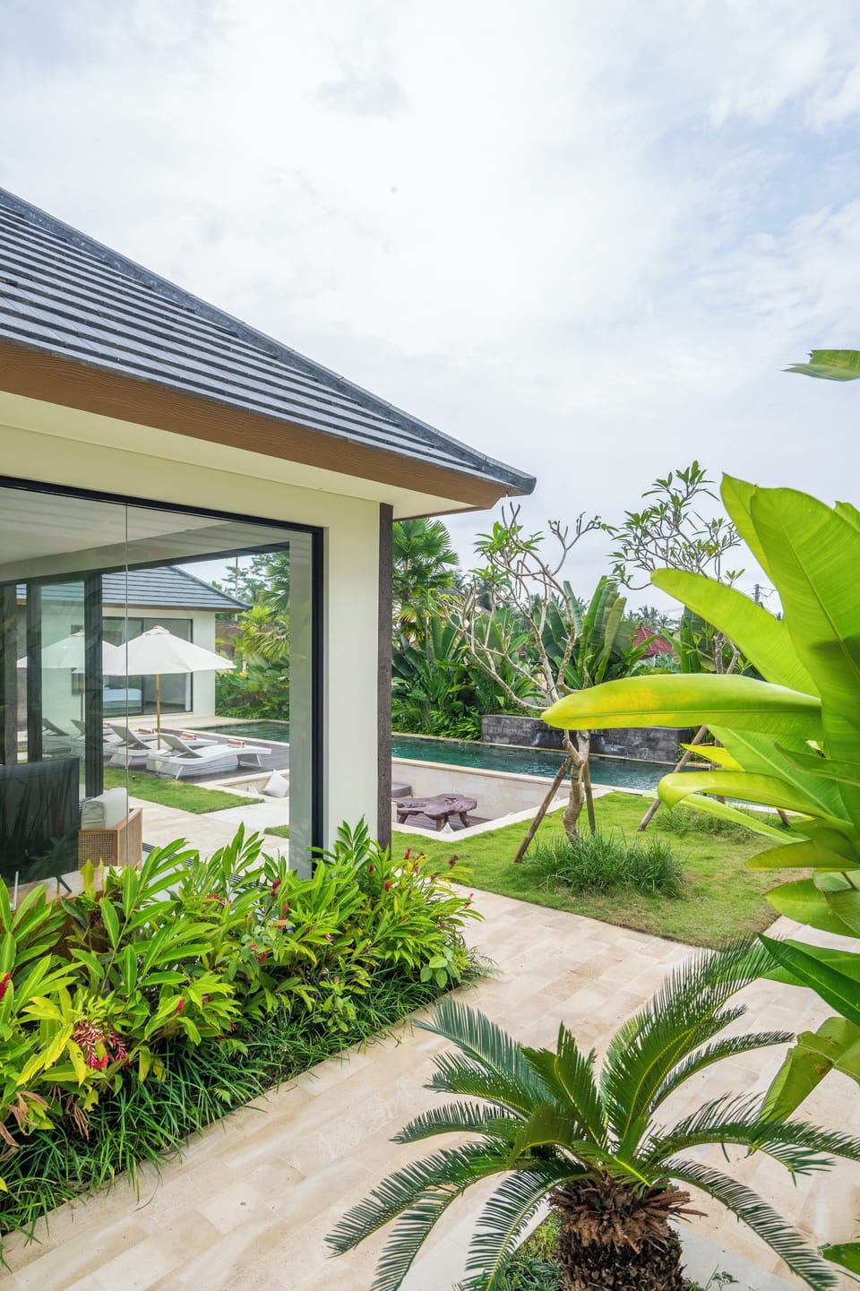 Outdoor pool, pool umbrellas, sun loungers
