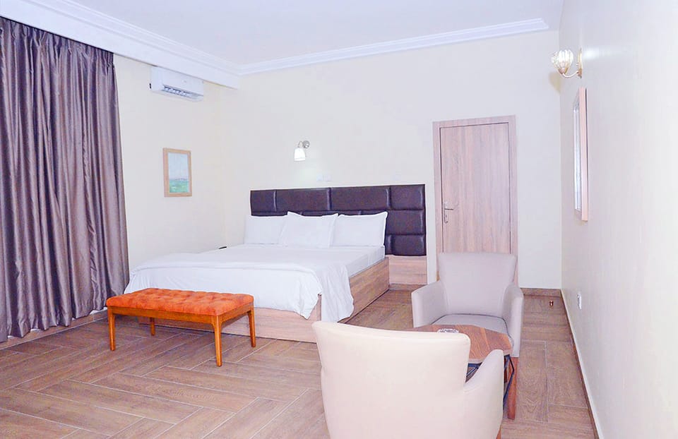 Superior Suite | 1 bedroom, premium bedding, Tempur-Pedic beds, desk