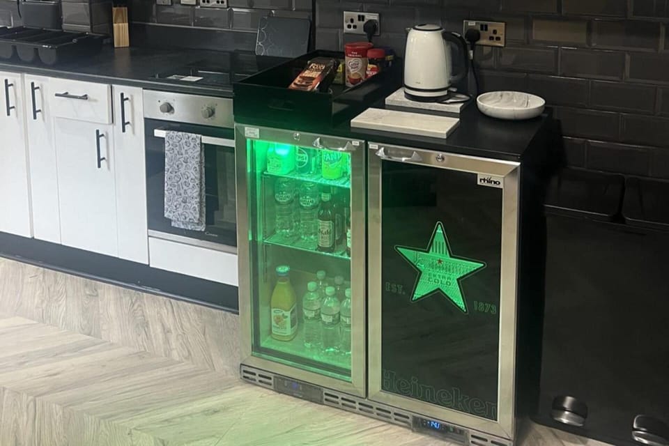 House | Private kitchen | Fridge, microwave, oven, stovetop