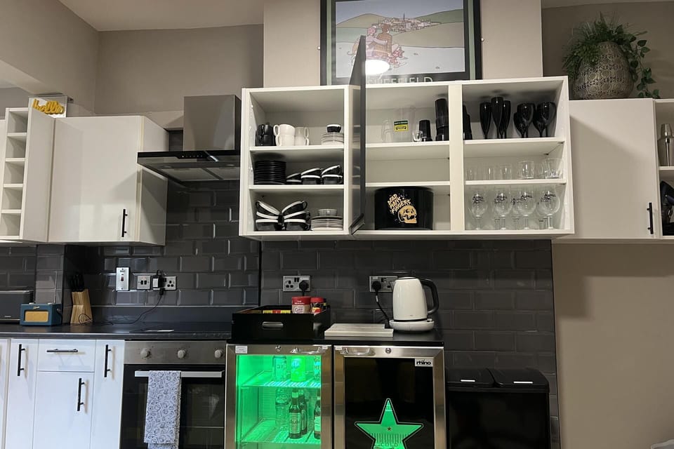 House | Private kitchen | Fridge, microwave, oven, stovetop