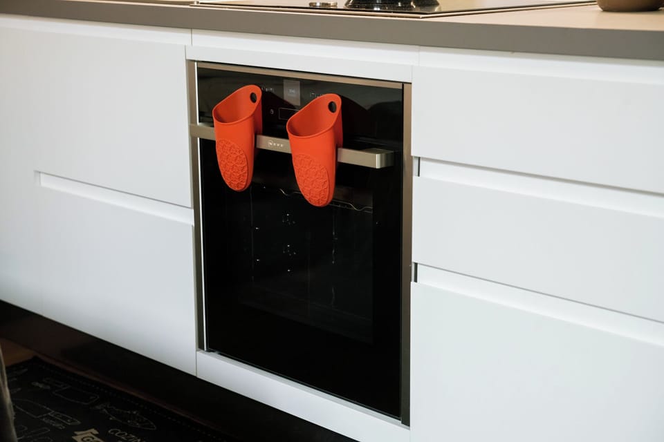 Apartment | Private kitchen | Full-size fridge, oven, dishwasher, cookware/dishes/utensils