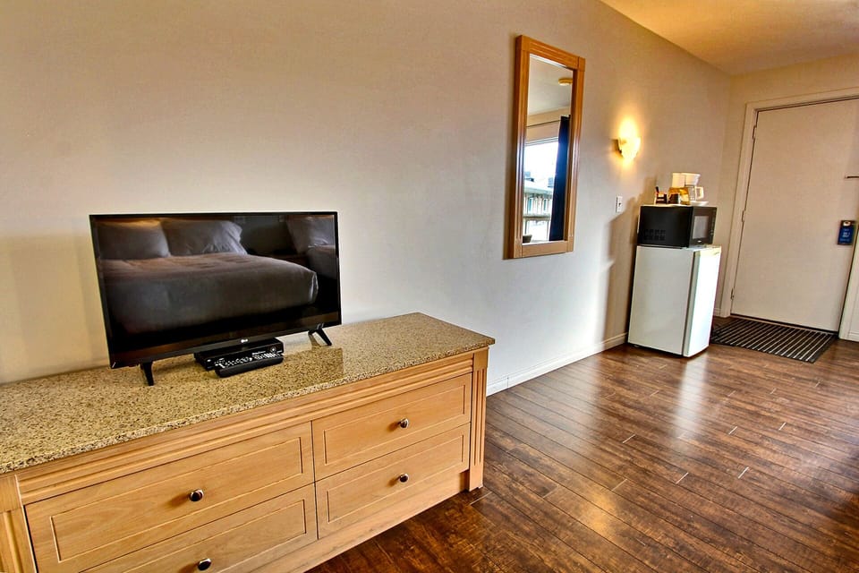 Room, 2 Double Beds | Desk, blackout drapes, soundproofing, free WiFi