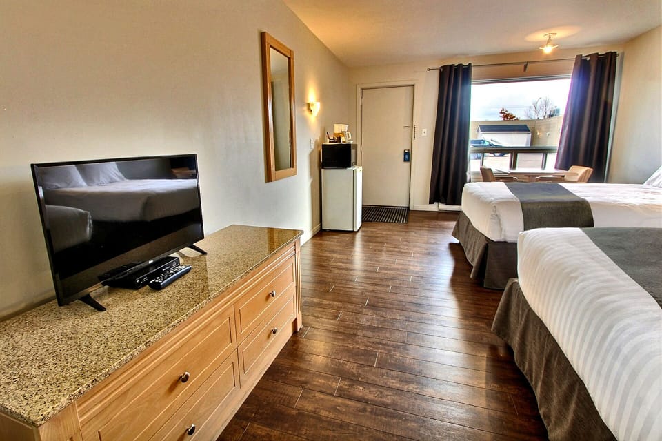 Room, 2 Double Beds | Desk, blackout drapes, soundproofing, free WiFi