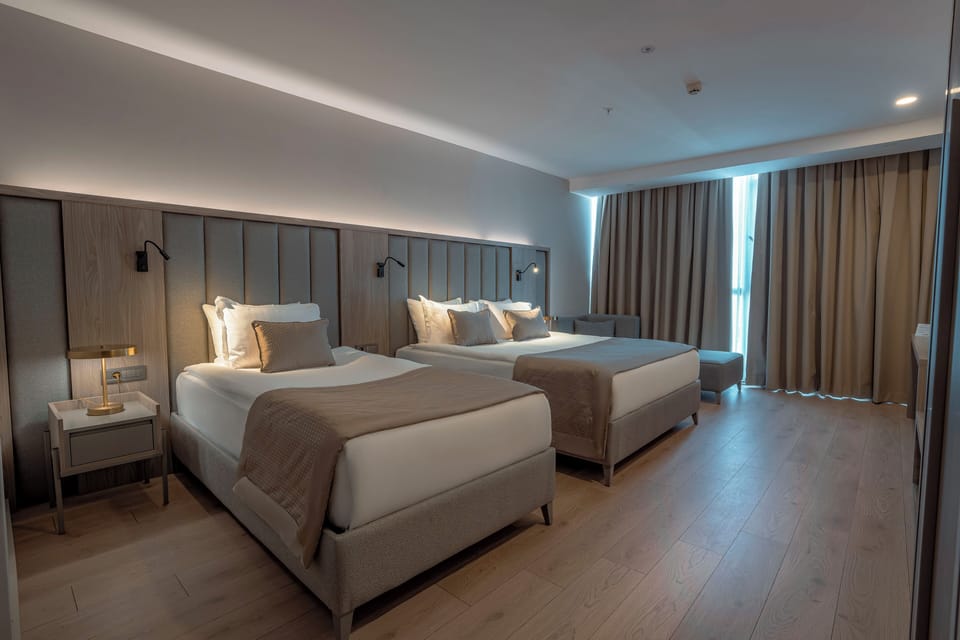 Triple Room | Premium bedding, minibar, in-room safe, desk