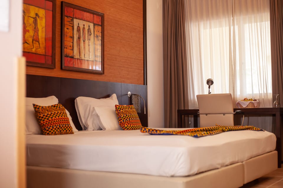 Premium Room | Minibar, in-room safe, desk, blackout drapes