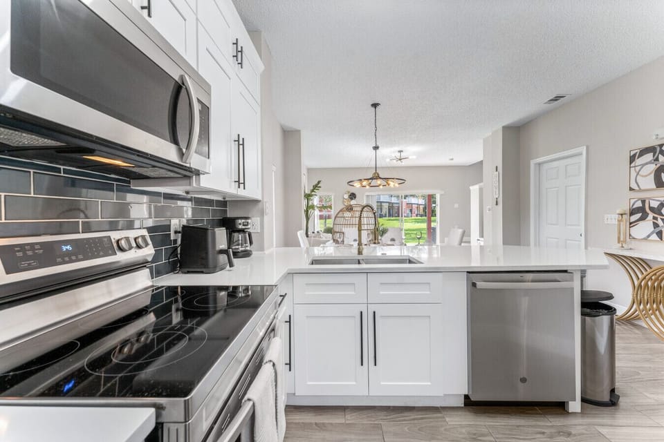 Kitchen #Disney #Parks #kingdom #springs #Emeraldisland #resort #Apartment #Condo #Vacation #Rental #waterpark #Kissimmee #Orlando #universal #citywalk