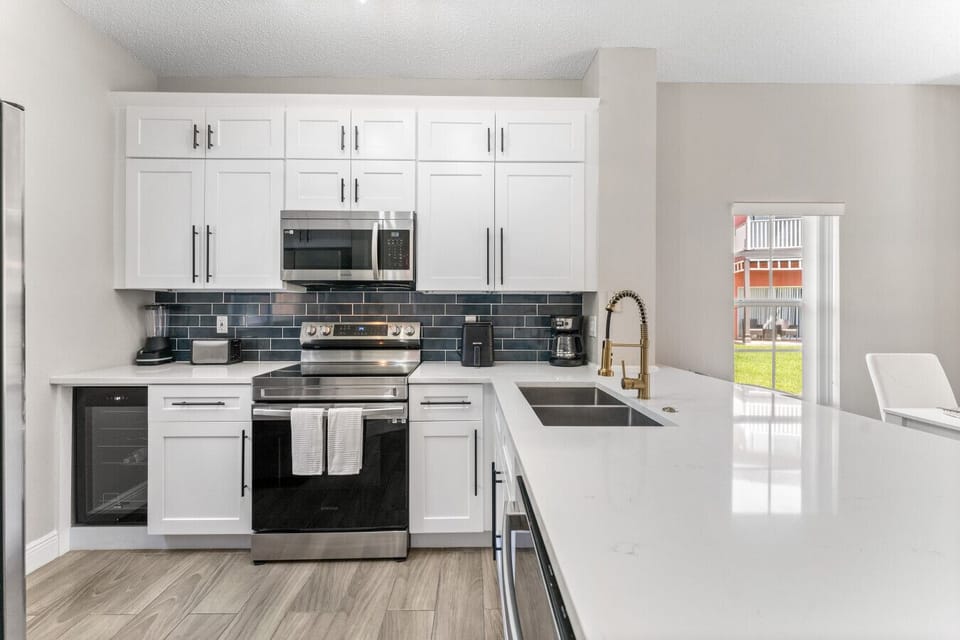 Kitchen #Disney #Parks #kingdom #springs #Emeraldisland #resort #Apartment #Condo #Vacation #Rental #waterpark #Kissimmee #Orlando #universal #citywalk
