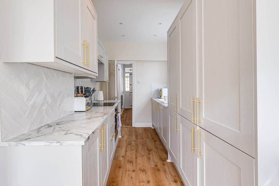 Kitchen with plenty of storage