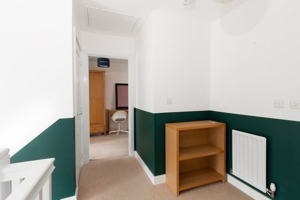 Apartment with dedicated working space for travellers working at home.