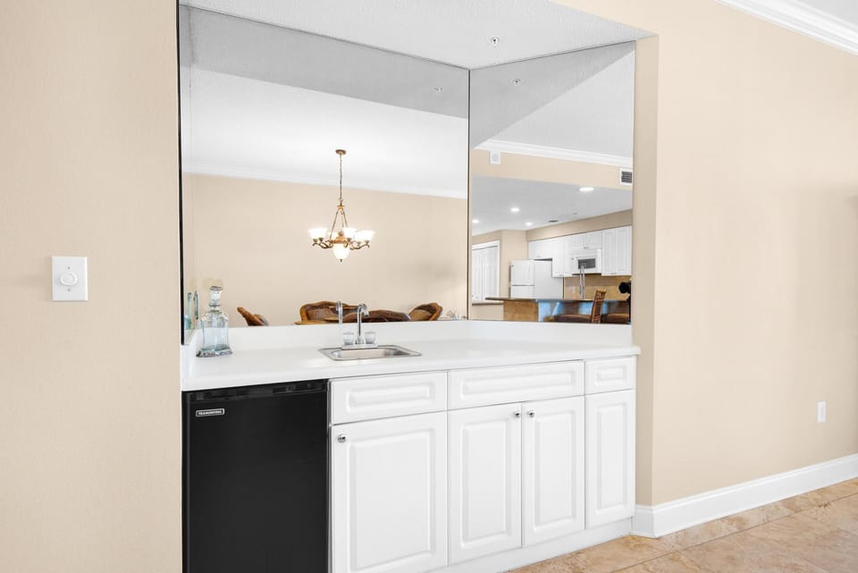 Condo, Multiple Beds (The Pearl 404) | Interior