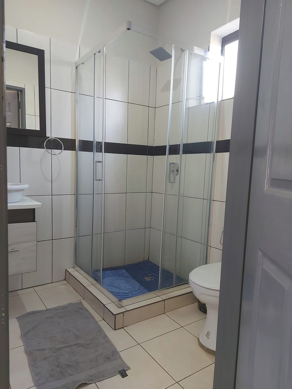 Standard Double Room | Bathroom | Free toiletries, soap, shampoo, toilet paper