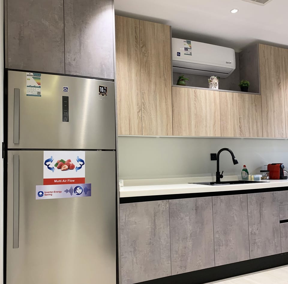 Design Apartment, 3 Bedrooms | Private kitchen | Microwave, electric kettle