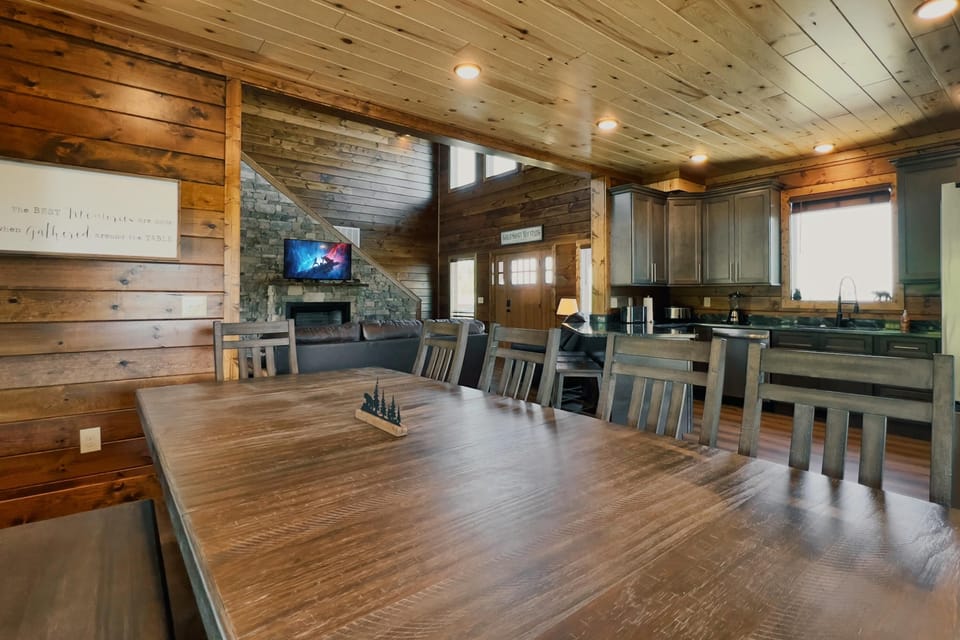 Dining table directly off kitchen.  Mountain views at every meal. 