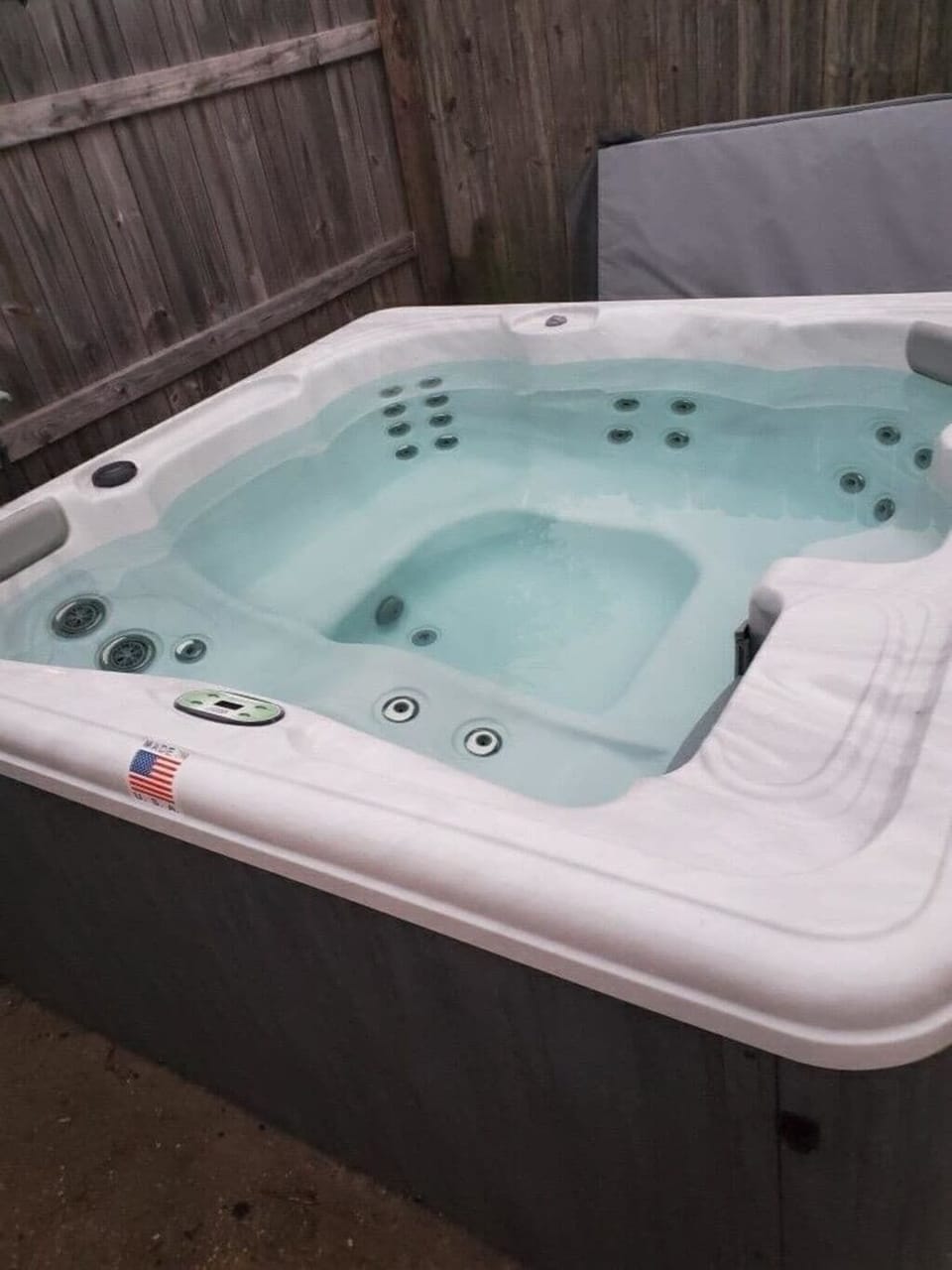 Indoor spa tub