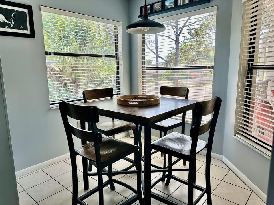 Kitchen Breakfast Table