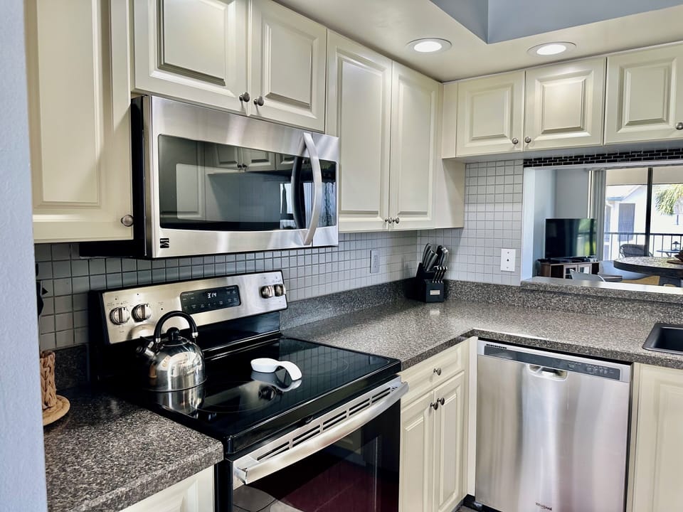 Kitchen (2)