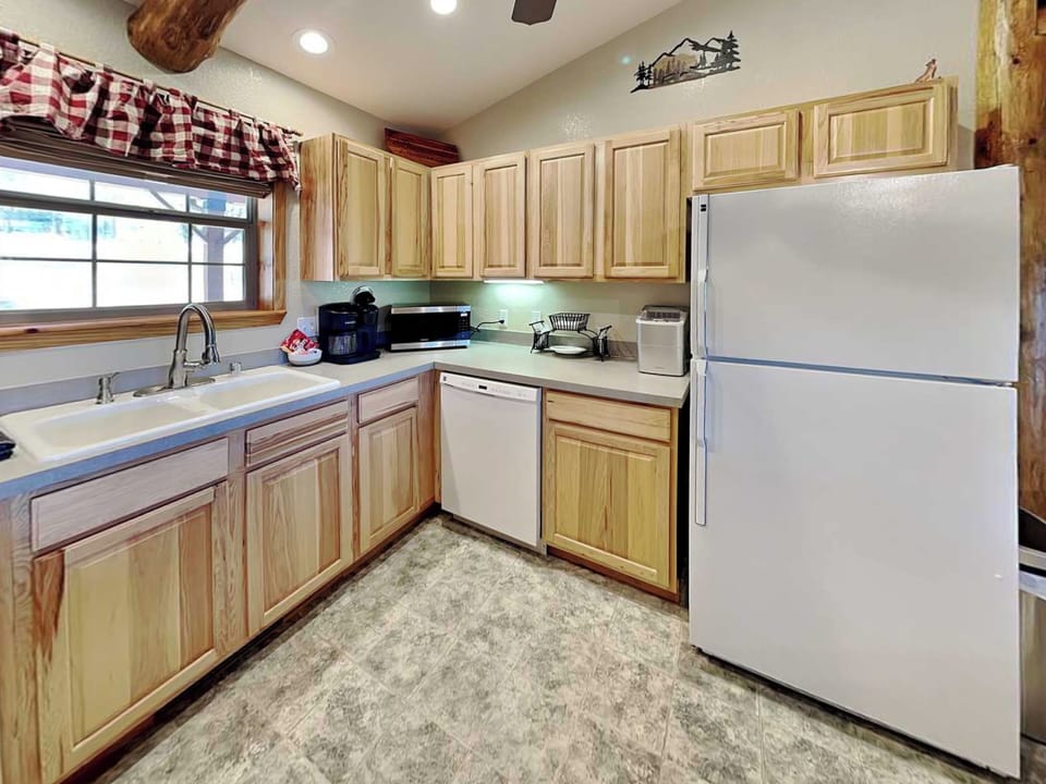House (3 Bedrooms) | Property amenity